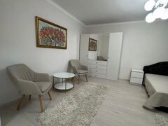 Aviatiei, Metrou Aurel Vlaicu, studio